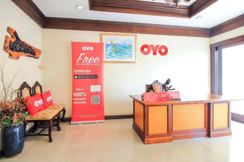 Oyo 383 White Inn Hotel Ban Khlong Lat Bua Khao Exterior photo