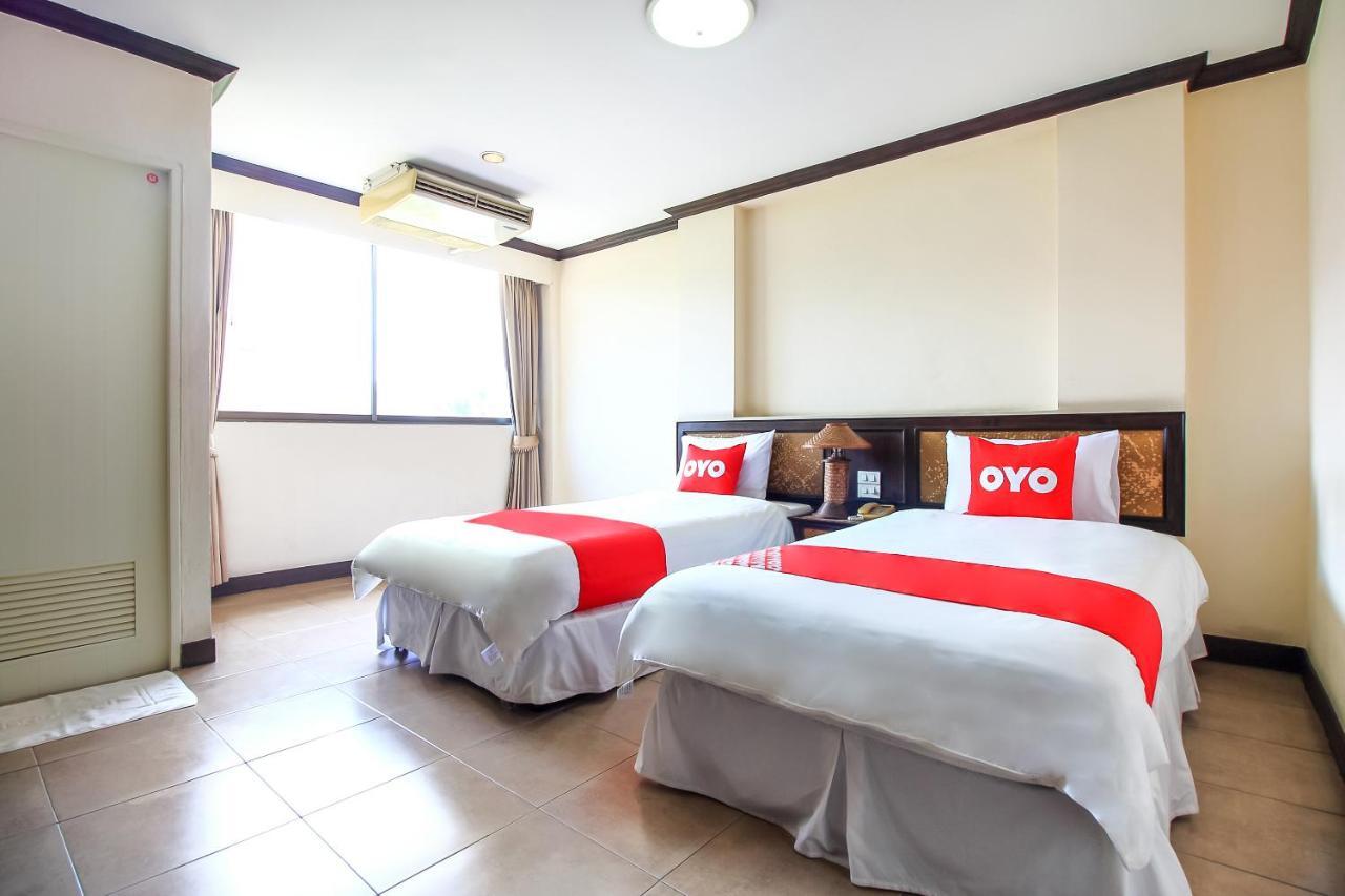 Oyo 383 White Inn Hotel Ban Khlong Lat Bua Khao Exterior photo